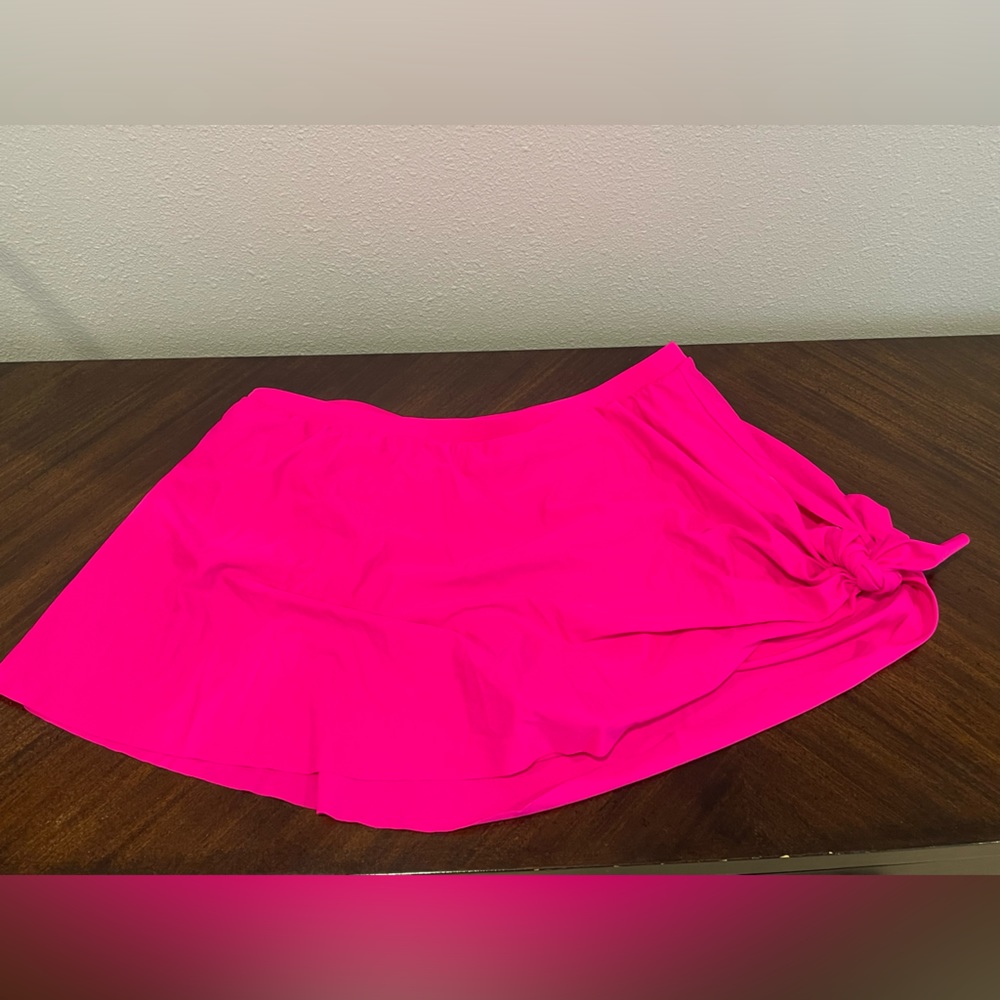 Torrid swim skirt size 2, tie front detailing